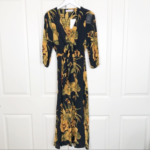 Faithfull The Brand Oliviera Floral Midi Dress - Picture 2 of 7